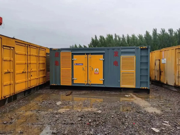 丰台柴油发电机如何判断干式空气滤清器是否需要更换？